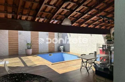 Sobrado Residencial à Venda no Jardim, Santo André – 5 suítes, 6 vagas