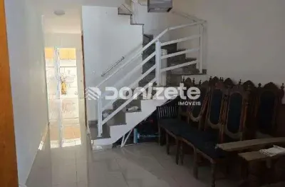 Sobrado Residencial com 2 Quartos (1 Suíte) em Jardim Stetel, Santo André – Financiamento Disponível