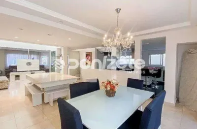 Sobrado Residencial 3 Suítes com 5 Vagas em Vila Alpina, Santo André – Aceita Financiamento