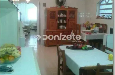 Sobrado à Venda no Campestre, Santo André | 244 m², 3 Vagas, Financiamento