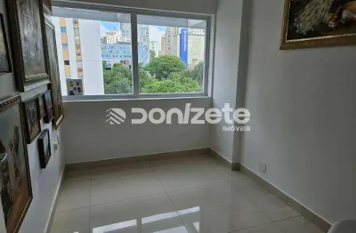 Sala Comercial de 74 m² no Centro de Santo André – 2 Vagas, 2 Banheiros, Pronta para Negócios
