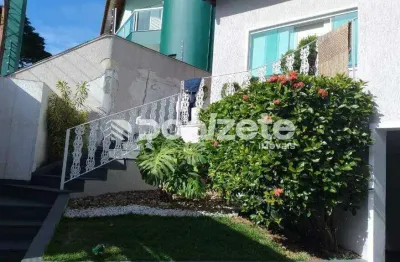 Casa com 3 dormitórios à venda, 131 m² por R$ 950.000,00 - Vila Floresta - Santo André/SP