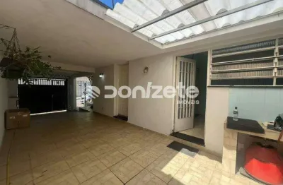 Casa à venda no Campestre, Santo André – 2 quartos, 2 vagas, mobiliada