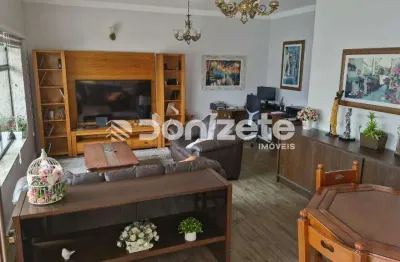 Casa à venda em Jardim Bela Vista, Santo André – 301 m² úteis, 4 vagas, vista mar
