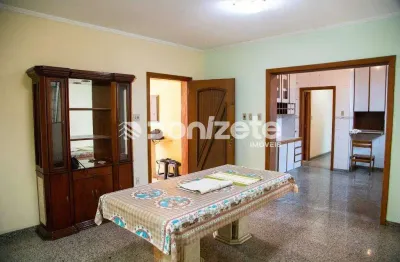 Casa Residencial com 3 Quartos, 4 Vagas e Financiamento em Santo André