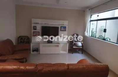 Casa com 5 dormitórios à venda, 258 m² por R$ 779.999,99 - Jardim Paraíso - Santo André/SP