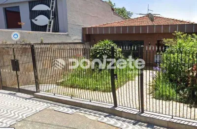 Casa à venda em Santo André, Vila Bastos – 3 quartos, 2 suítes, 7 vagas e financiamento/permuta