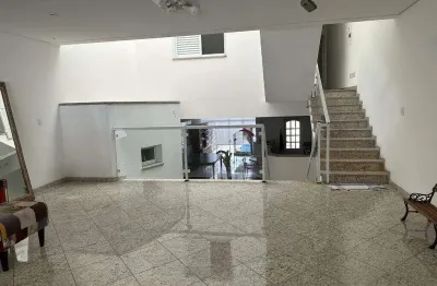 Sobrado com 4 dormitórios, 323 m² - venda por R$ 1.349.999,99 ou aluguel por R$ 18.364,19/mês - Vila Bastos - Santo André/SP