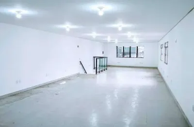 Salão Comercial para Aluguel – 300m² em Cerâmica, São Caetano do Sul