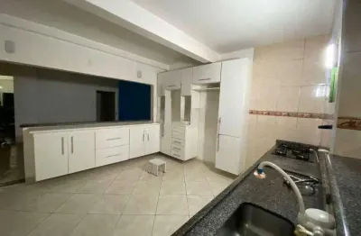 Casa com 3 dormitórios para alugar, 100 m² por R$ 2.250,00/mês - Jardim do Estádio - Santo André/SP