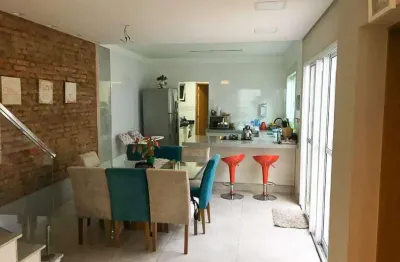 Sobrado com 4 Suítes à Venda no Campestre, Santo André – Financiamento e Permuta