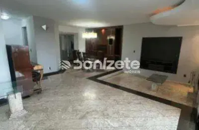 Apartamento 4 dormitórios mobiliado em Vila Bastos, Santo André – 188,63 m², 2 vagas
