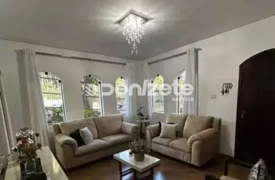 Casa Residencial à venda em Parque Jaçatuba, Santo André – 302 m², 3 Quartos (1 Suíte)