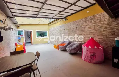 Sobrado Residencial com 3 suítes, varanda gourmet e 2 vagas em Vila Guiomar, Santo André