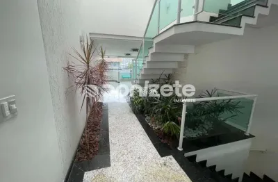Sobrado Residencial com 3 Suítes, 4 Vagas e Churrasqueira | Vila Gilda, Santo André