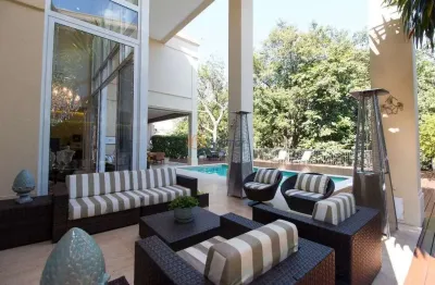 Oportunidade única! casa de alto padrão em condomínio de luxo em campinas-sp, com 4 suítes, 3 salas e 10 vagas de garagem.