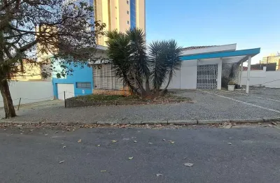 Ampla casa comercial para locação no cambuí, campinas-sp: 11 quartos, 11 salas, 3 banheiros, 10 vagas de garagem!