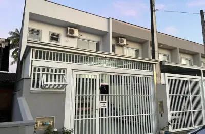 Casa com 2 quartos à venda no Iririú, Joinville 