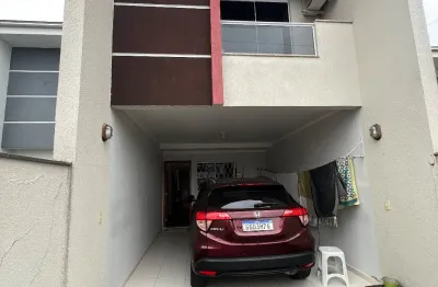 Casa com 3 quartos à venda no Iririú, Joinville 