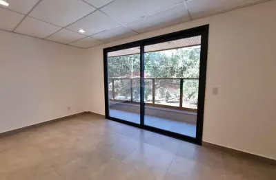 Sala comercial com varanda privativa para locação – bragança paulista-sp