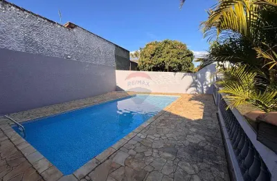 Casa à venda na zona sul de bragança pta - sp com 3 quartos (1 suite), piscina, jardim, área gourmet