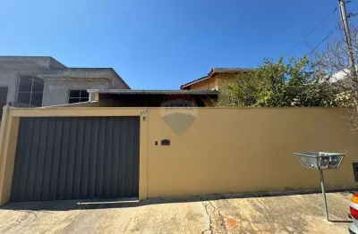 Casa com 3 quartos para alugar no Jardim Lago do Moinho, Bragança Paulista 