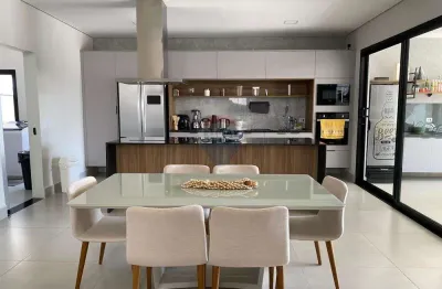 Casa térrea com 3 suites no condomínio terras de santa cruz - bragança paulista sp.