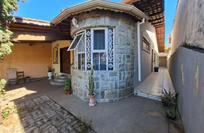 Casa com 2 quartos à venda no Centro, Socorro 