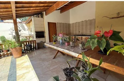 Casa Térrea à Venda no Bairro Santa Luzia/Jardim Europa em Bragança Pta/SP (com 3 quartos)