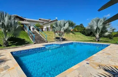 Chácara à venda em Pedra Bela com piscina, área gourmet, campo de futebol e pomar