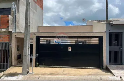 Casa para locação com 3 dormitórios (1 suíte), quintal e garagem para 2 carros