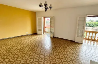 Casa com 3 quartos para alugar no Centro, Bragança Paulista 