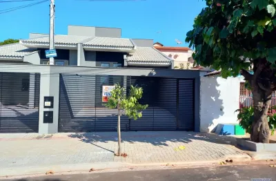 Casa com 3 quartos para alugar na Rua Adriano Marino Gomes, Monte Belo, Londrina