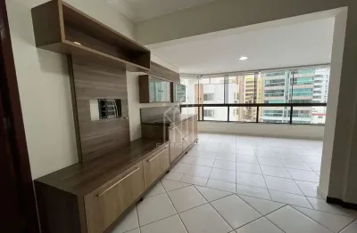 Apartamento no edifício claudia centro de balneário camboriú