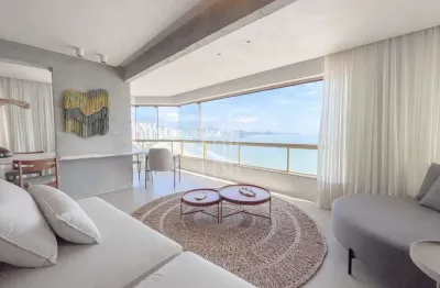 Apartamento frente mar decorado no edifício praia do sol