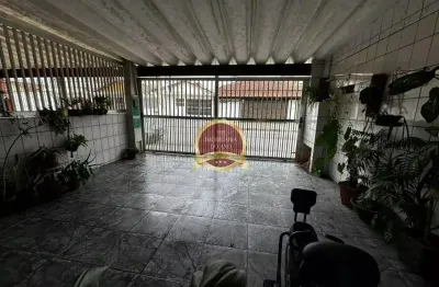 Casa 02 dormitórios com churrasqueira , localizada a 200 metros da praia na ocian