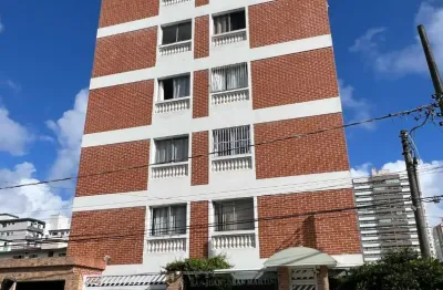 Apartamento no canto do forte com 01 dormitório a 03 quadras da praia