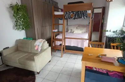 Kitão com 33 m² de área útil na ocian com elevador próximo a praia