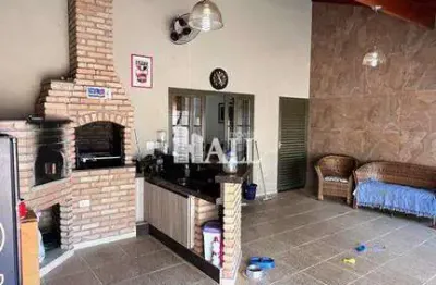 Casa com 3 quartos à venda na Avenida Fernando Costa, Centro, Mirassol