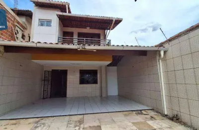 Morar ou empreender: casa duplex solta a 50m da oliveira paiva
