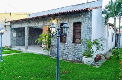 Casa com 3 dormitórios à venda, 230 m² por R$ 749.000,00 - Cambeba - Fortaleza/CE