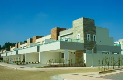 Lindos sobrados em condomínio em arujá com 3 suítes e 6 vagas de garagem