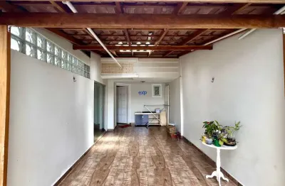 Casa com 3 quartos à venda na alete dacheux stori, 115, jardim das américas, curitiba por r$ 580.000