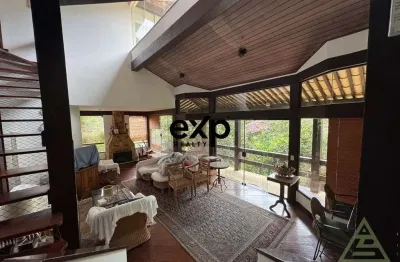 Casa em condomínio fechado com 4 quartos à venda na estrada das figueiras, 1055, itaipava, petrópolis por r$ 1.570.000