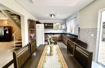 Casa com 4 quartos à venda na rua josé altair possebom, 210, boneca do iguaçu, são josé dos pinhais por r$ 890.000