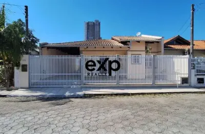Casa com 4 quartos à venda na rua herculano espindola, 135, praia do quilombo, penha por r$ 1.500.000