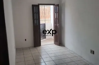 Casa com 2 quartos à venda na caminho 53, 53, vida nova, lauro de freitas por r$ 90.000
