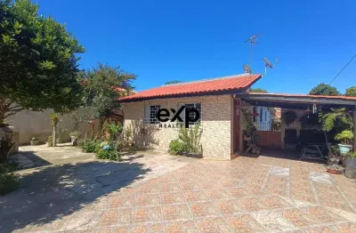 Casa com 3 quartos à venda na Avenida Guatupê, 1006, Guatupê, São José dos Pinhais por R$ 409.000