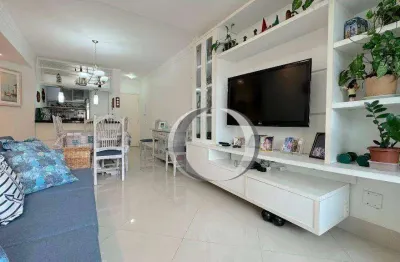 Praia da enseada, 500 metros da praia, guaruja, apartamento reformado e com lazer