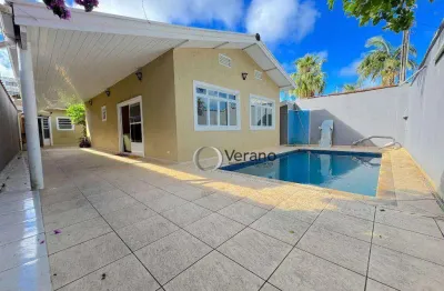 Casa a venda na enseada com piscina e churrasqueira